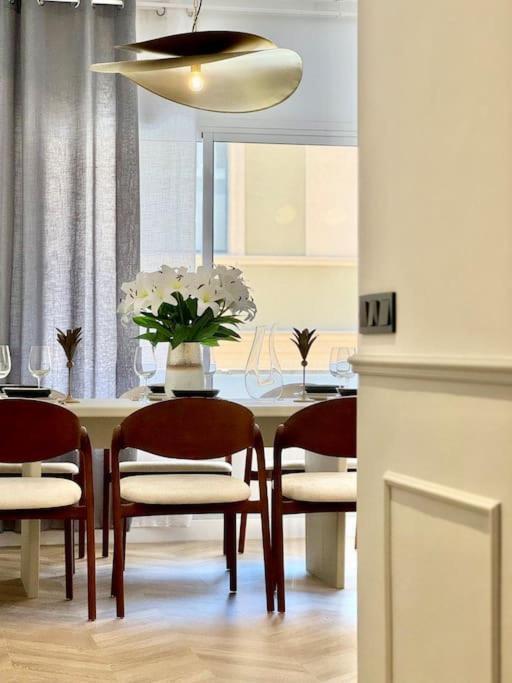 4Bd Central Soho Luxe Retreat Terrace 2Bh & Ac Малага Екстериор снимка