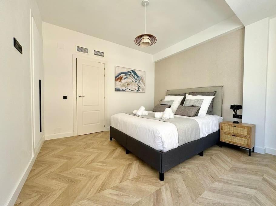 4Bd Central Soho Luxe Retreat Terrace 2Bh & Ac Малага Екстериор снимка