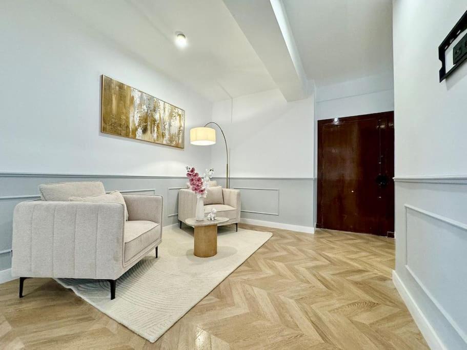 4Bd Central Soho Luxe Retreat Terrace 2Bh & Ac Малага Екстериор снимка